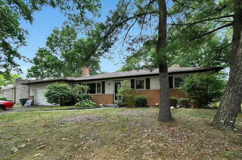 5630 Oakmont Dr, Columbus, OH 43232