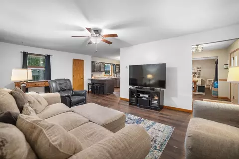 707 Kennedy Dr, Willard, OH 44890 photo 2