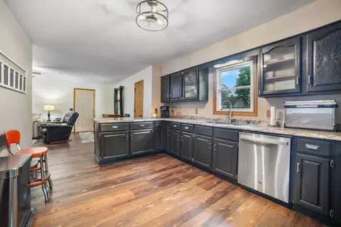 707 Kennedy Dr, Willard, OH 44890 photo 4