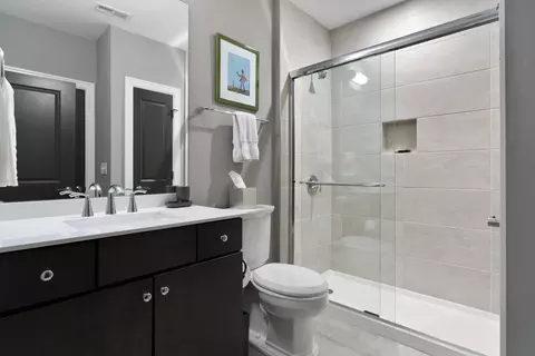 Bath - 855 Pullman Way, Columbus, OH 43212 photo 8 of 8