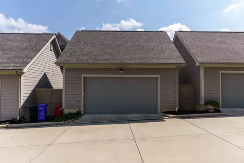 Exterior - 855 Pullman Way, Columbus, OH 43212 photo 10 of 10