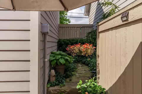 Exterior - 855 Pullman Way, Columbus, OH 43212 photo 6 of 10