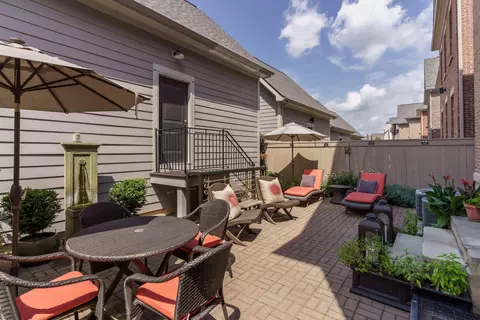 Exterior - 855 Pullman Way, Columbus, OH 43212 photo 7 of 10