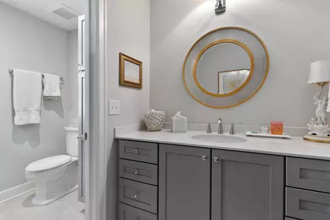 Bath - 855 Pullman Way, Columbus, OH 43212 photo 6 of 8