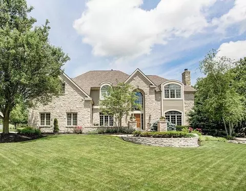 8240 Davington Dr, Dublin, OH 43017