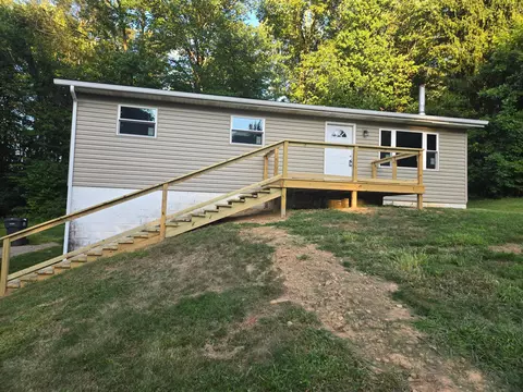 4015 Edward Dr, Zanesville, OH 43701