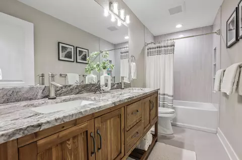 Bath - 4262 Macduff Pl, Dublin, OH 43016 photo 10 of 16