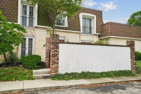 2817 Chateau Cir S, Upper Arlington, OH 43221
