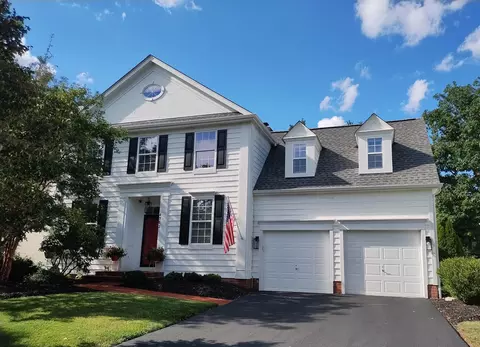 6752 Headwater Trl, New Albany, OH 43054