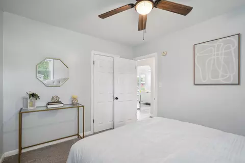 Bedroom - 962 E 20th Ave, Columbus, OH 43211 photo 7 of 9