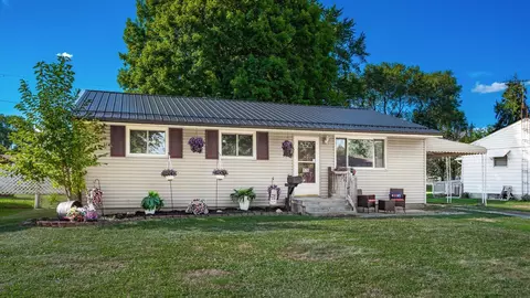 178 Quaker Rd, Heath, OH 43056