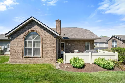 76 Villa Pointe Dr, Columbus, OH 43213