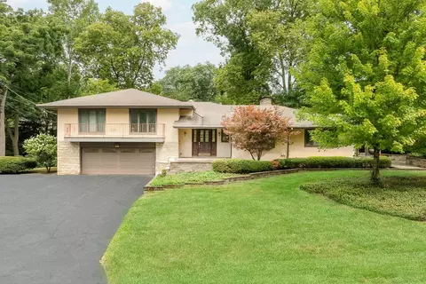 2520 Charing Rd, Columbus, OH 43221