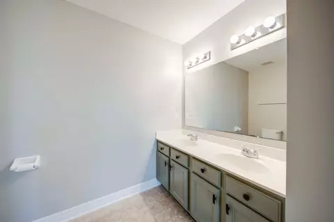 Bath - 5790 Stevens Dr, Orient, OH 43146 photo 3 of 4