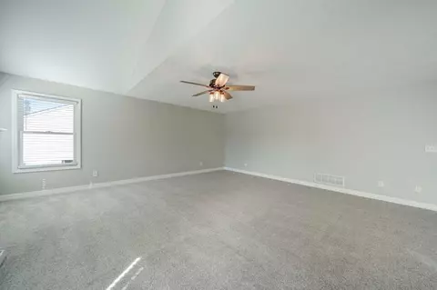 Living - 5790 Stevens Dr, Orient, OH 43146 photo 2 of 6