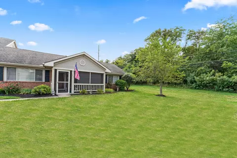 746 Windsor Ln, Heath, OH 43056