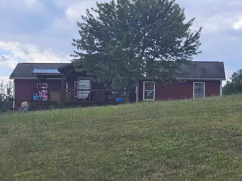 75 Wood Hill Rd, Oak Hill, OH 45656