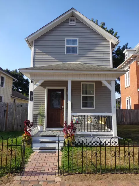 141 W 5th Ave, Lancaster, OH 43130