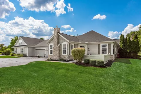5247 Hayden Woods Ln, Hilliard, OH 43026