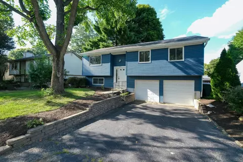 3094 Essington Dr, Dublin, OH 43017