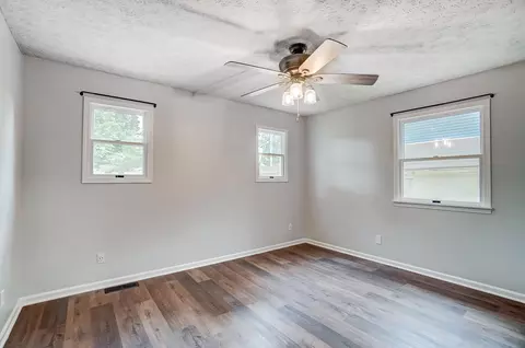 Bedroom - 732 E Chestnut St, Lancaster, OH 43130 photo 2 of 10