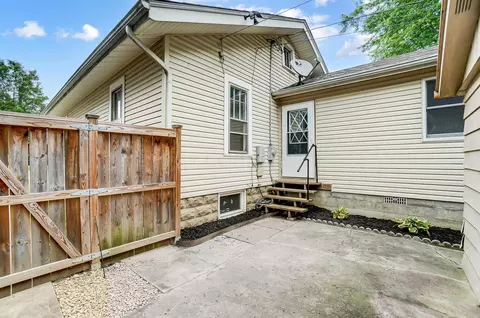 Exterior - 732 E Chestnut St, Lancaster, OH 43130 photo 8 of 14