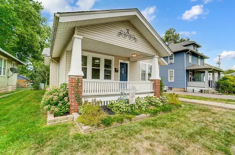 Exterior - 732 E Chestnut St, Lancaster, OH 43130 photo 1 of 14