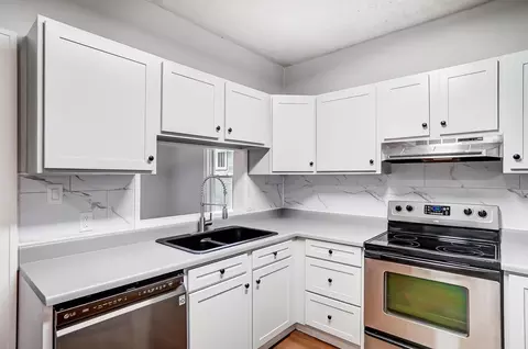 Kitchen - 732 E Chestnut St, Lancaster, OH 43130 photo 2 of 7
