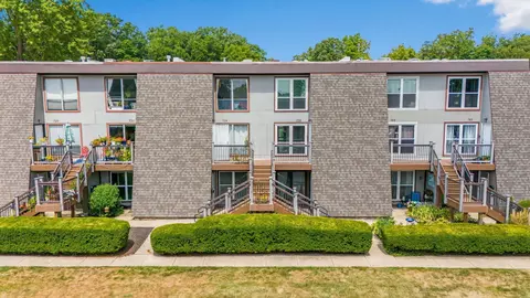 738 Worthington Forest Pl, Columbus, OH 43229