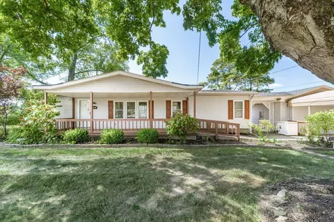 758 Lake Shore Blvd, Thornville, OH 43076