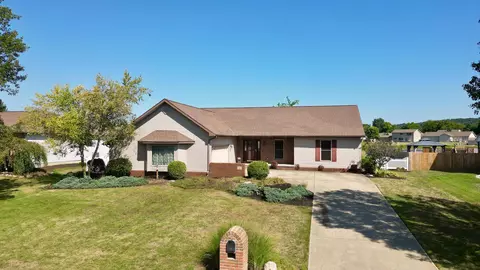 543 Golfview Dr, Chillicothe, OH 45601