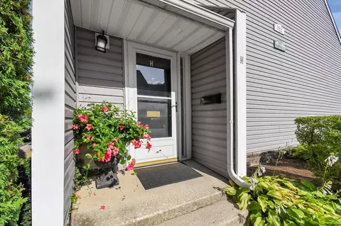 162 Brandywine Dr #H, Westerville, OH 43081