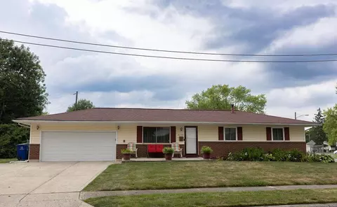 2239 Courtley Dr, Columbus, OH 43232