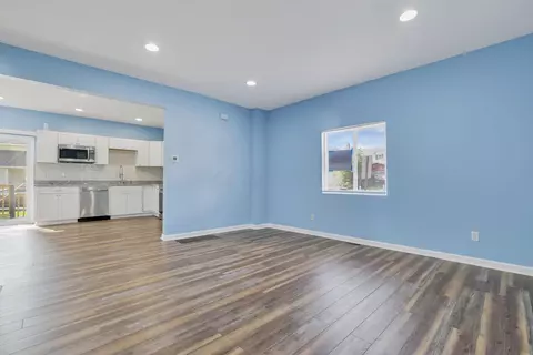 Living - 307 N Prospect St, Marion, OH 43302 photo 2 of 3