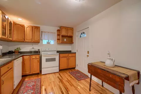 Kitchen - 534 E Moler St, Columbus, OH 43207 photo 2 of 2