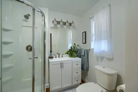 Bath - 534 E Moler St, Columbus, OH 43207 photo 1 of 1
