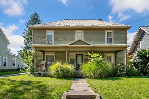 445 W William St, Delaware, OH 43015