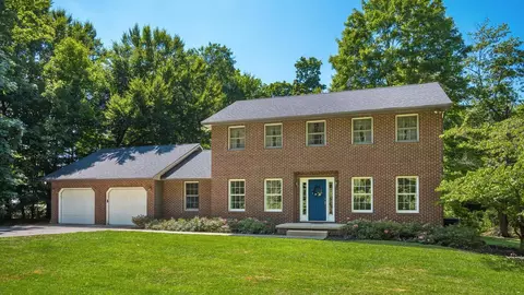 2375 Sunnyhill Dr NE, Lancaster, OH 43130