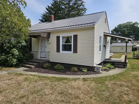 2120 Marion Ave, Zanesville, OH 43701
