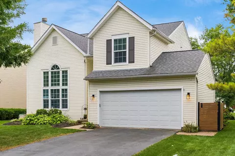 Exterior - 5833 Fieldcrest Dr, Galloway, OH 43119 photo 2 of 12