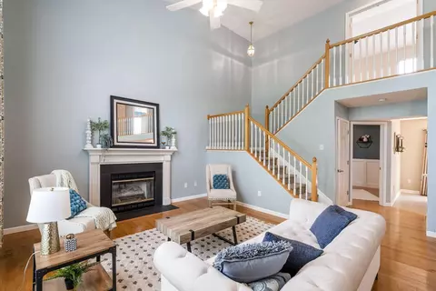 Living - 5833 Fieldcrest Dr, Galloway, OH 43119 photo 3 of 3