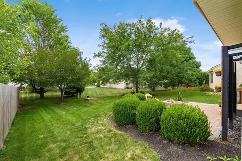 Exterior - 5833 Fieldcrest Dr, Galloway, OH 43119 photo 8 of 12