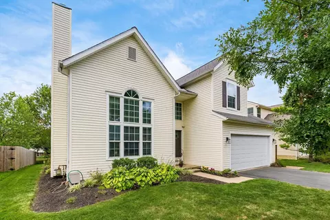 Exterior - 5833 Fieldcrest Dr, Galloway, OH 43119 photo 3 of 12