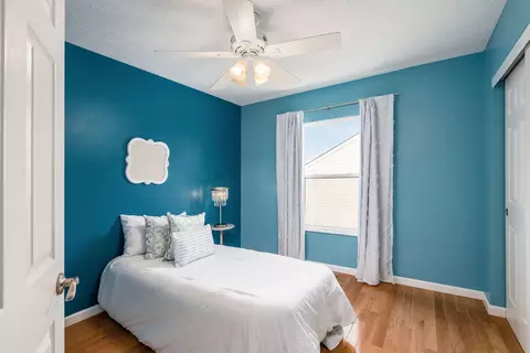 Bedroom - 5833 Fieldcrest Dr, Galloway, OH 43119 photo 2 of 6