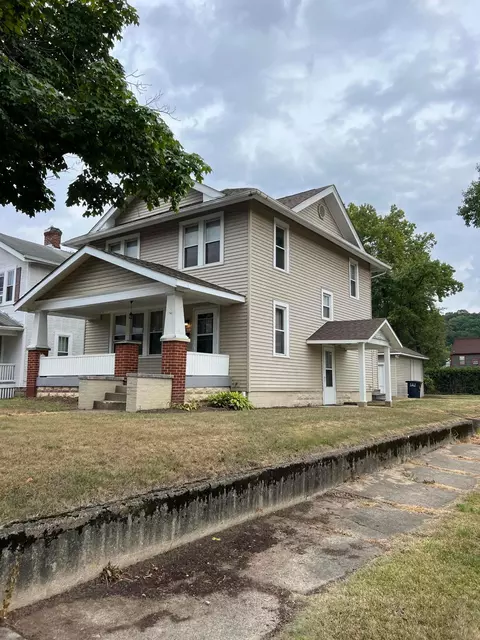 561 E 6th Ave, Lancaster, OH 43130 photo 2