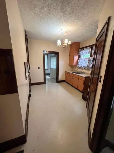 561 E 6th Ave, Lancaster, OH 43130 photo 24