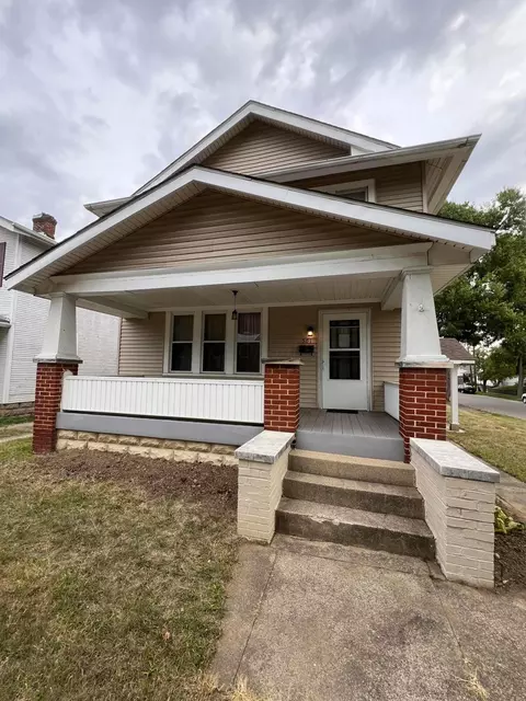 561 E 6th Ave, Lancaster, OH 43130