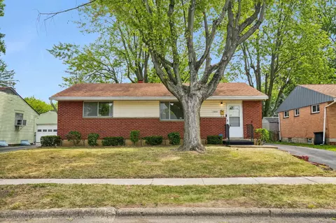 1590 Selkirk Rd, Columbus, OH 43227
