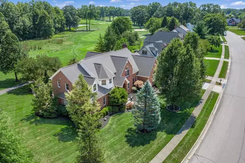 5631 Medallion Dr E, Westerville, OH 43082