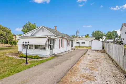490 Poplar St, Ashville, OH 43103